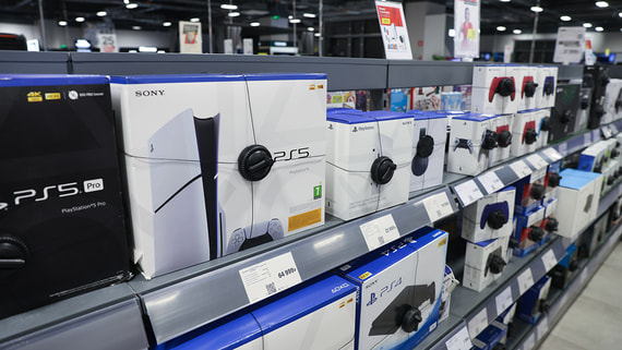 Russians Rush to Buy Gaming Consoles Ahead of Major Game Releases