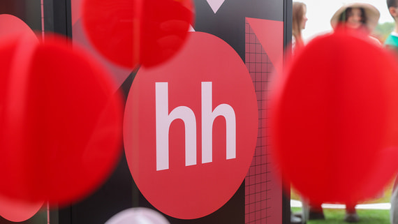 HeadHunter Reports 10% Decline in Paying Employer Accounts Amid Economic Uncertainty