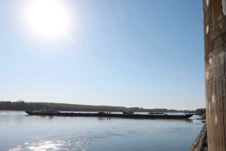 Hungary Takes Drastic Measures to Save Nuclear Power Plant: Two Barges to Be Sunk in Danube River