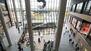 Moscow Shopping Malls See Surge in Foot Traffic Amid Marketplace Disruptions and Early Back-to-School Shopping