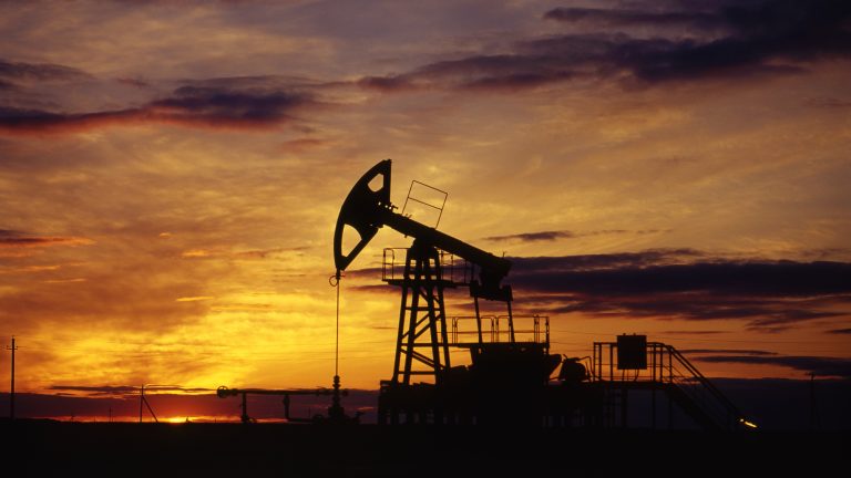 Russian Oil Exports Drop to Lowest Level Since Late April Amid Ukrainian Attacks