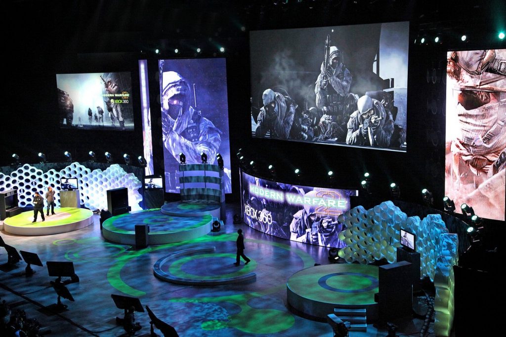 Jason West and Vince Zampella on stage presenting Modern Warfare 2 gameplay at E3 2009